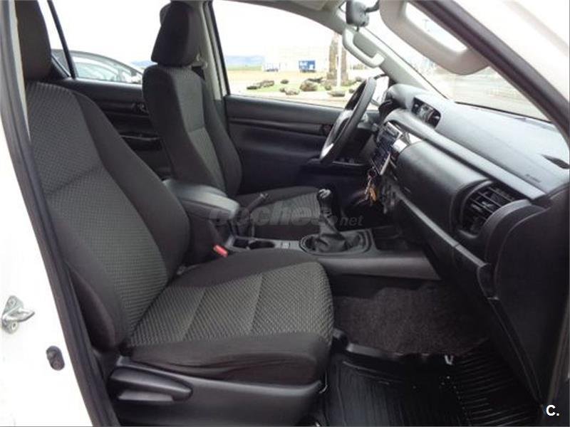 TOYOTA Hilux 2.4 D4D Cabina Doble GX 4p.