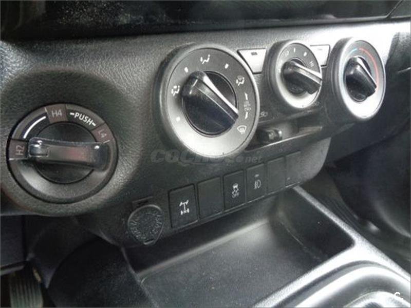 TOYOTA Hilux 2.4 D4D Cabina Doble GX 4p.