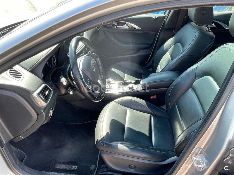 INFINITI QX30 2.2D PREMIUM 7DCT AWD