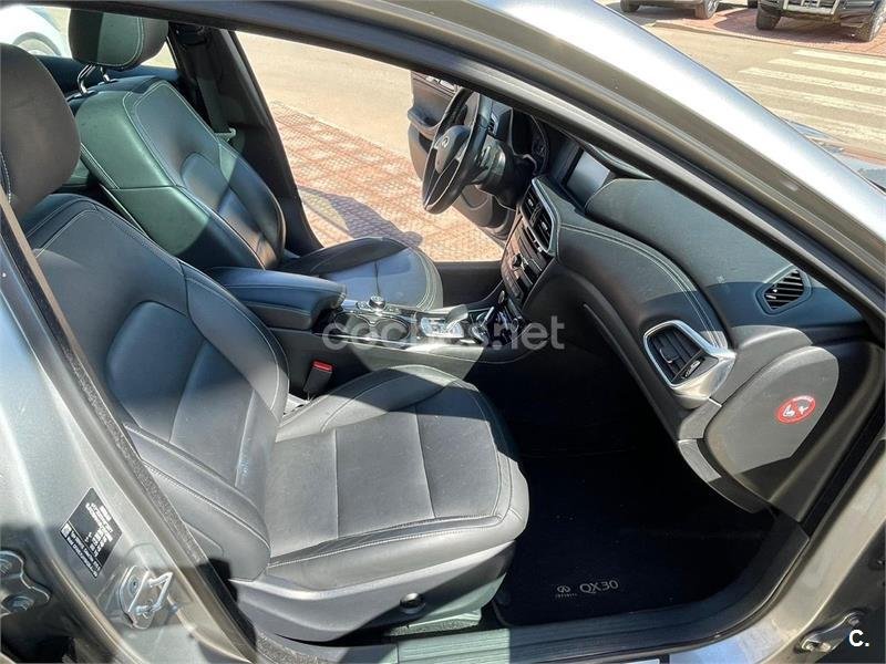 INFINITI QX30 2.2D PREMIUM 7DCT AWD