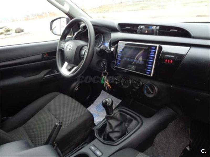 TOYOTA Hilux 2.4 D4D Cabina Doble GX 4p.