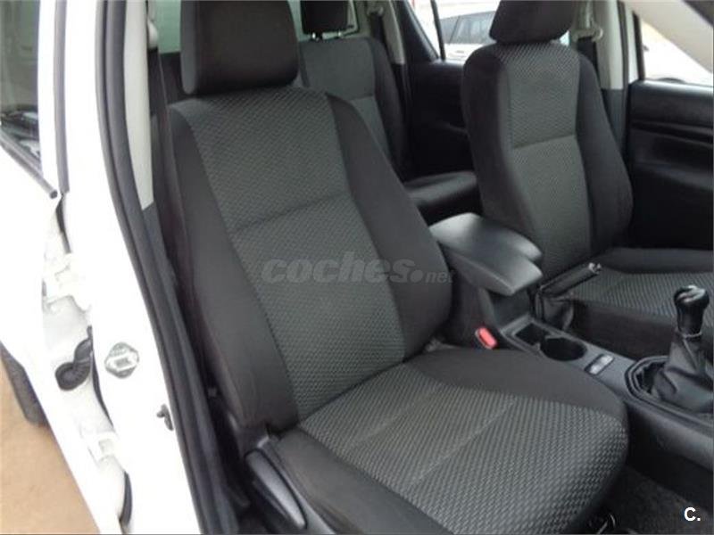 TOYOTA Hilux 2.4 D4D Cabina Doble GX 4p.