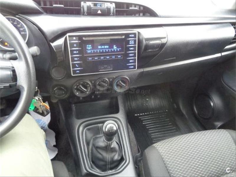 TOYOTA Hilux 2.4 D4D Cabina Doble GX 4p.