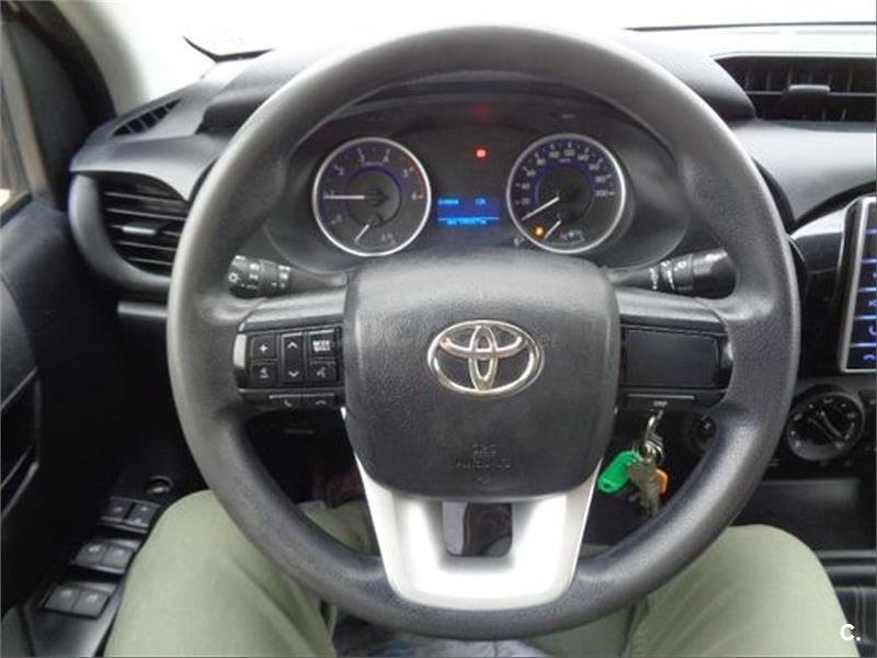 TOYOTA Hilux 2.4 D4D Cabina Doble GX 4p.
